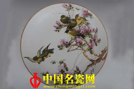 淺議新彩花鳥瓷畫的藝術(shù)特色（一）