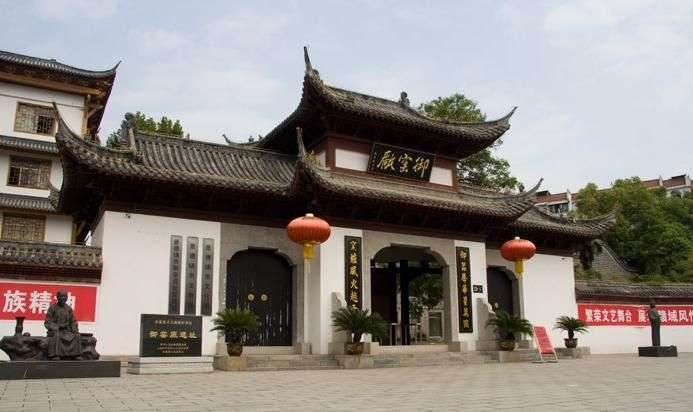 比起藝術(shù)家，景德鎮(zhèn)更需要藝術(shù)研究組織