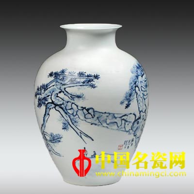 青花“蒼松”瓶