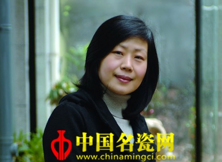 王愛紅:演繹瓷器上的藝術(shù)翅膀