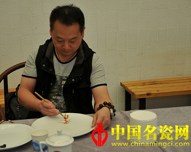 高義生—陶醉青花山水間