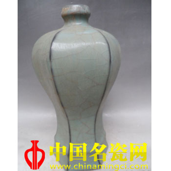 郊壇官窯六角梅瓶