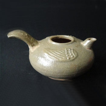 唐衡陽(yáng)窯青瓷燕尾小水注